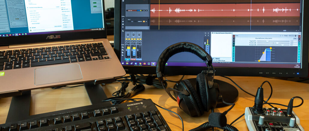 Zum Einstieg ins Podcasten braucht es nicht viel: Computer, Software und ein wenig Audio-Hardware (Foto: Ingo Busch)