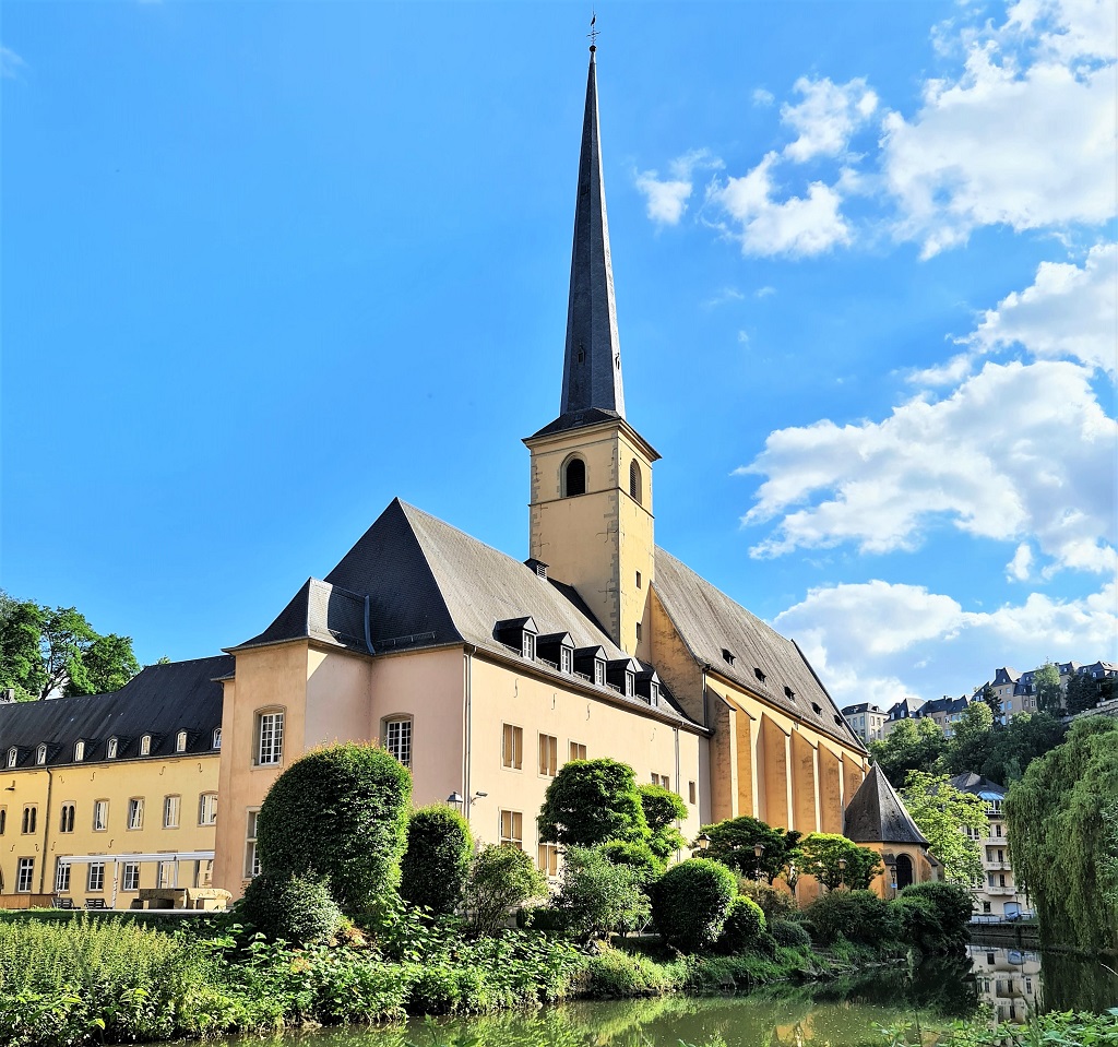 10-Die ehemalige Abtei Neumünster